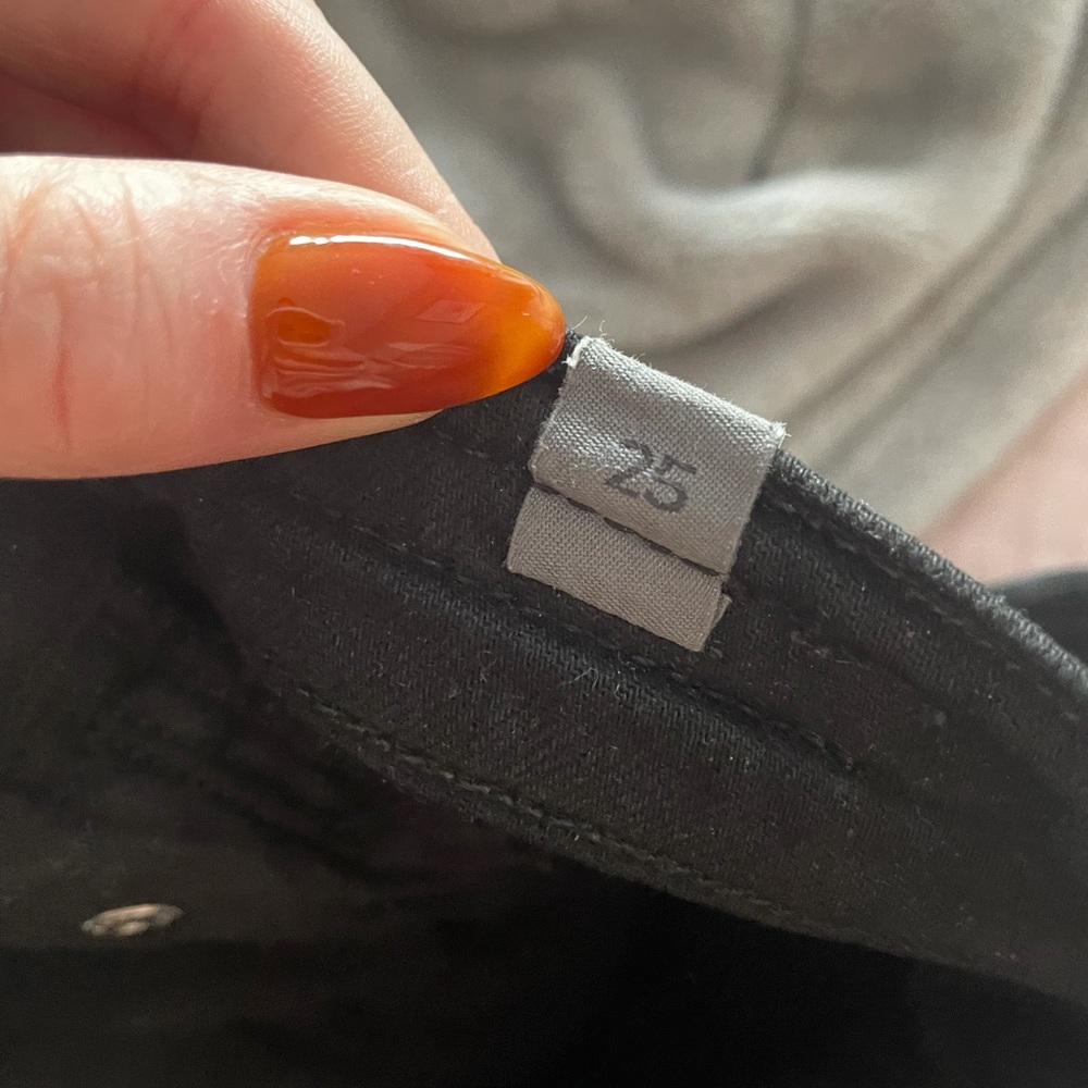 Citizen of Humanity Mid Rise Rocket- black 25 - Picture 5 of 6